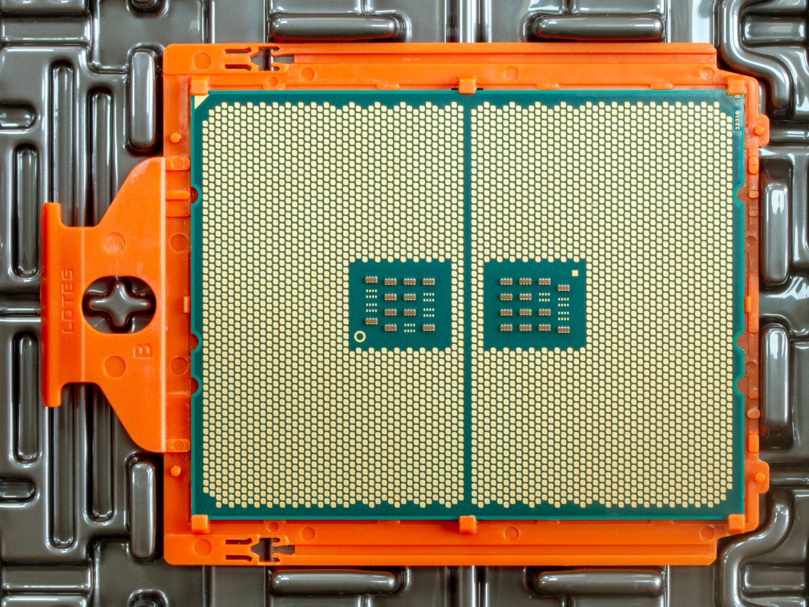 AMD Ryzen Threadripper Pro 3955WX OEM CPU 3.9GHz 16C 100-000000167 Lenovo Locked