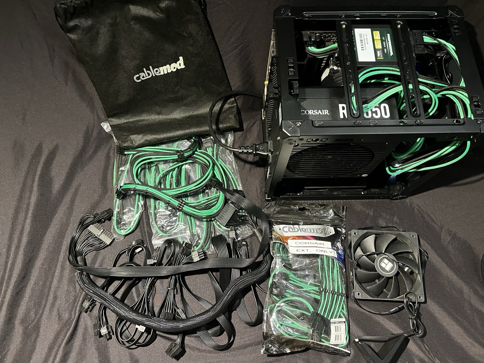 Custom PC build with A LOT of extras Cablemod custom green cables CPU cooler