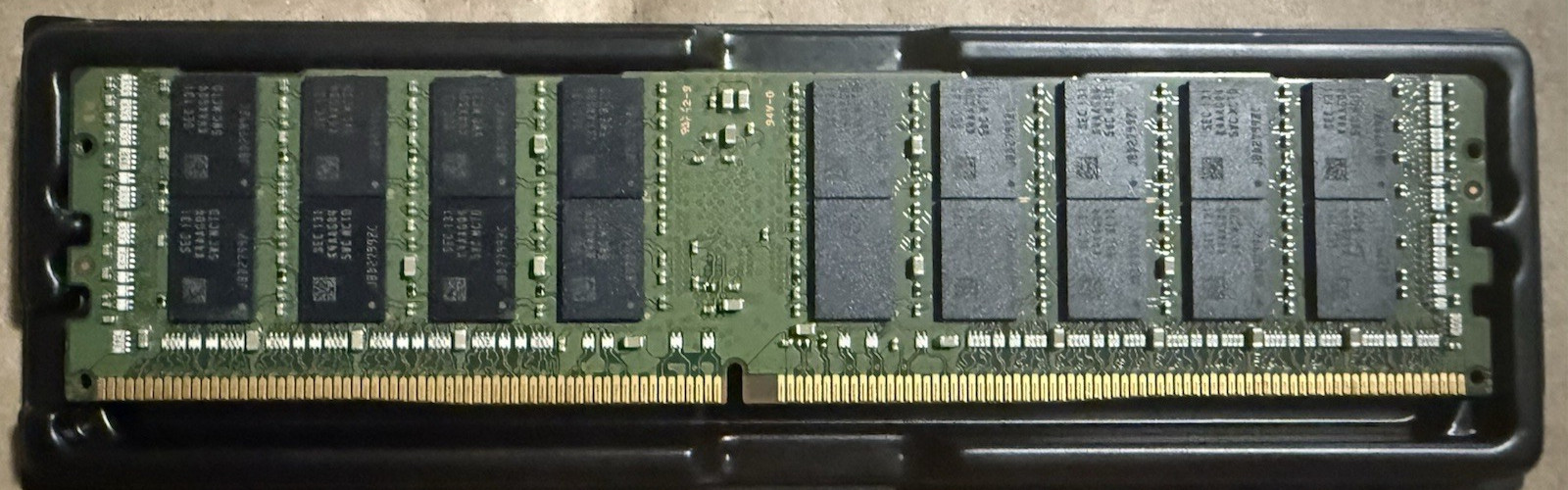 Samsung 64GB DDR4 4DRx4 2666MHz LRDIMM PC4-21300 Server ECC M386A8K40CM2-CTD7Y