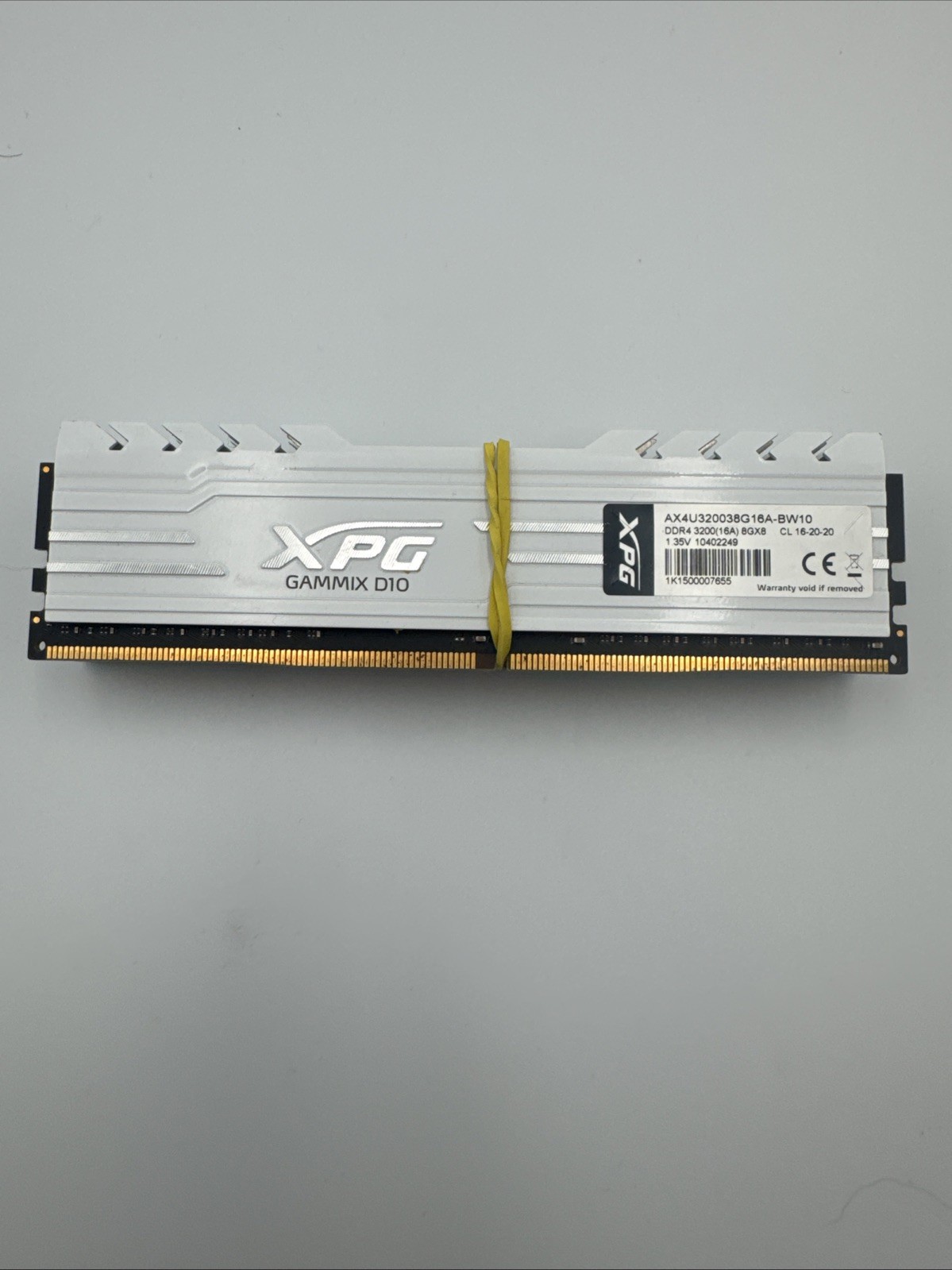 XPG GAMMIX D10 24GB (3 X 8GB) RAM DDR4 3200MHz AX4U320038G16A-BB10