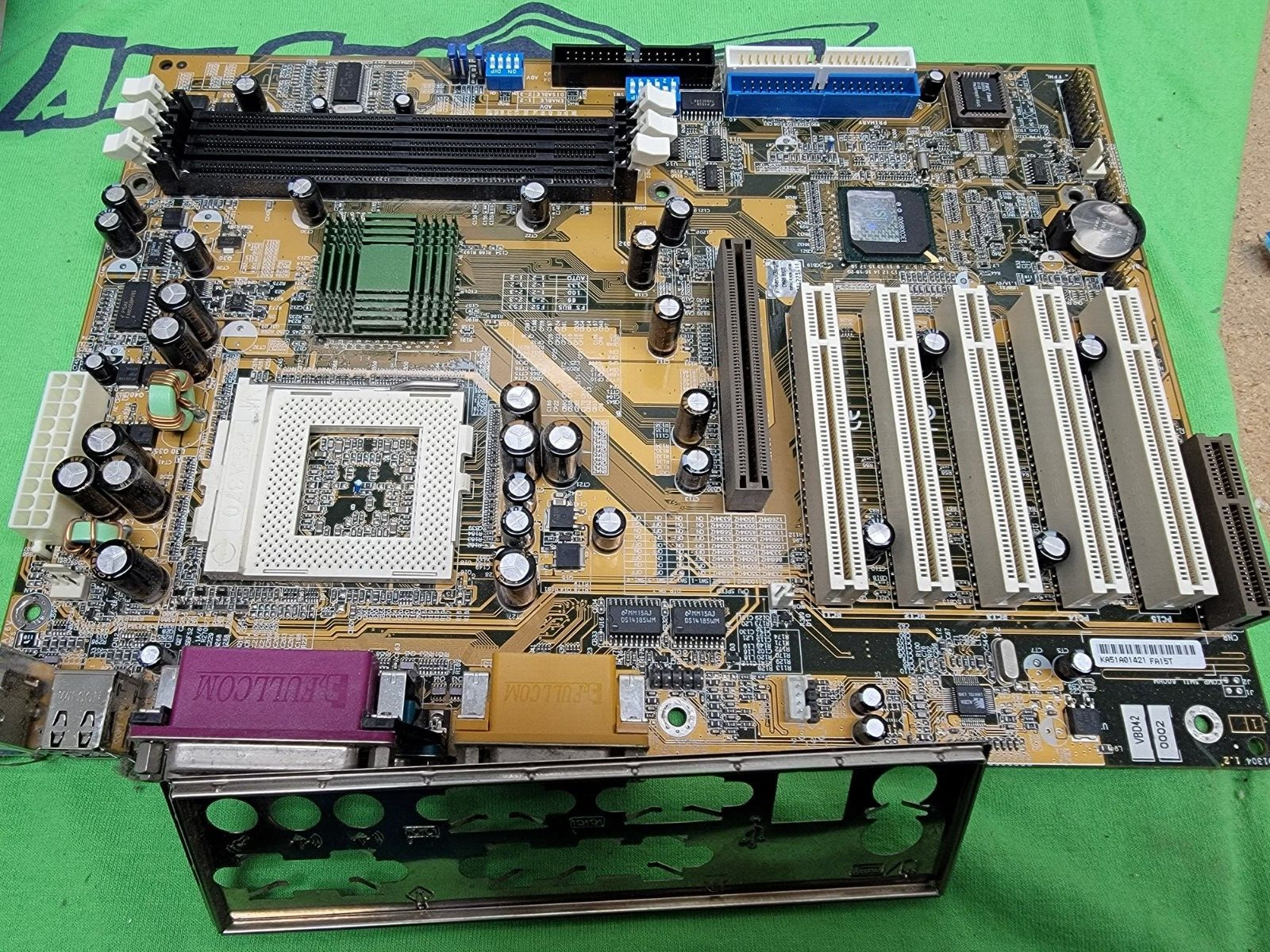 FIC Socket 370 ATX Motherboard – FA15T with ATX Backplate