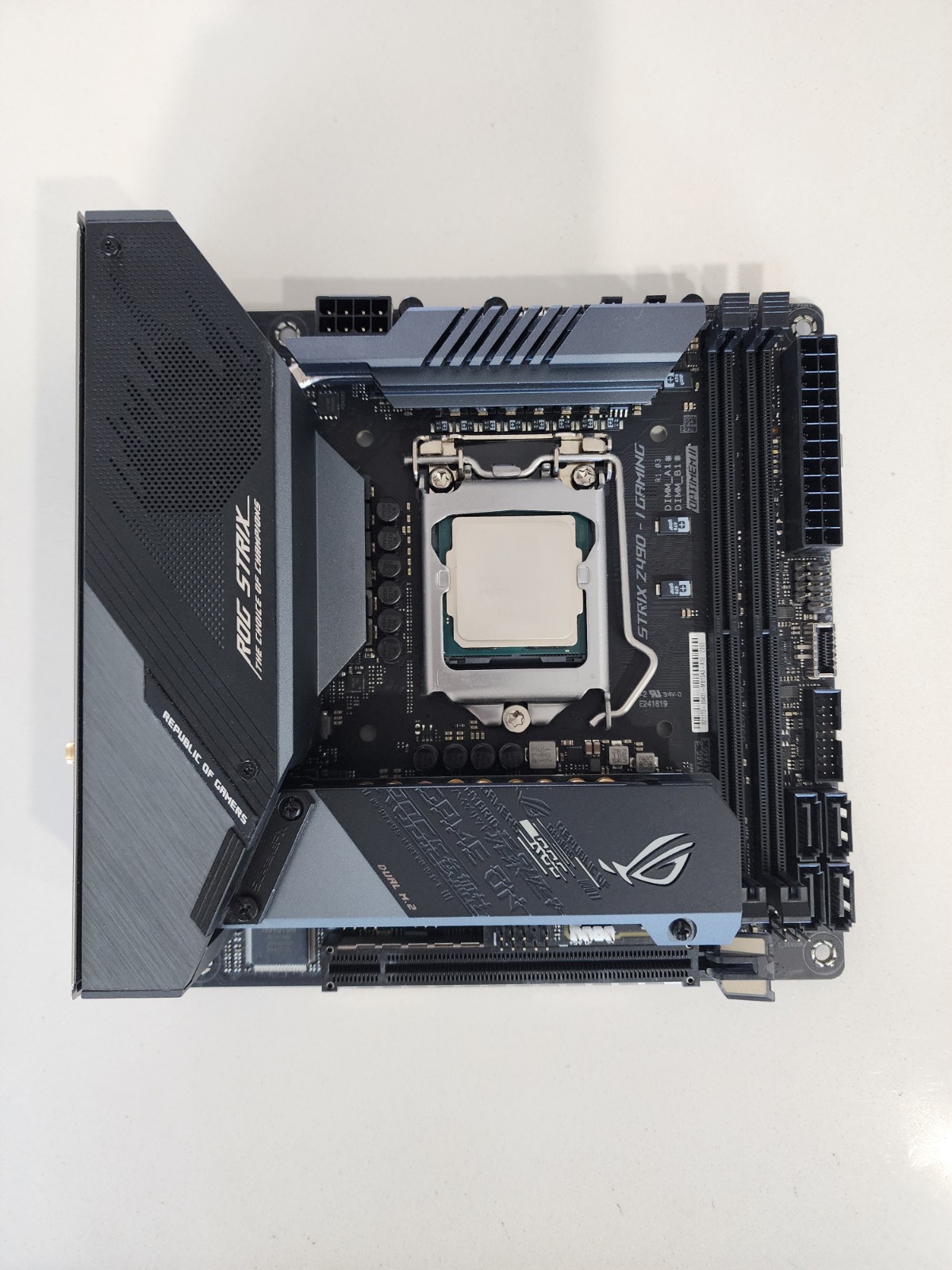 Intel i7-10700K 8-Core + ASUS ROG Strix Z490-I Gaming Mini-ITX Combo Tested