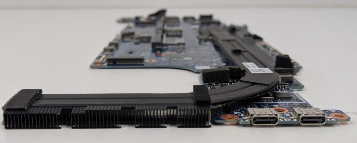 Dell Latitude 5520 Motherboard Quad Core i5-1135G7 CPU 063MV5 Iris Xe Graphics