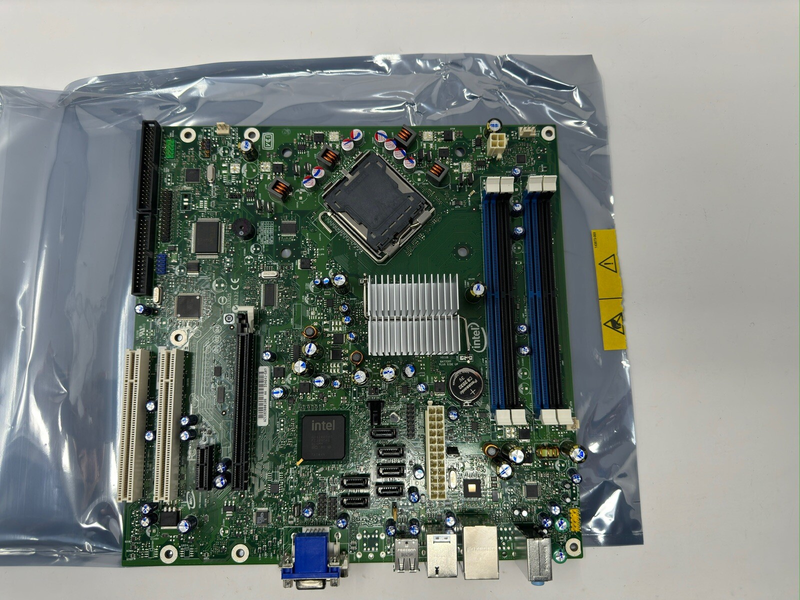 New Sealed Intel E210882/DQ965CO Core 2 Duo Desktop Motherboard D33025+