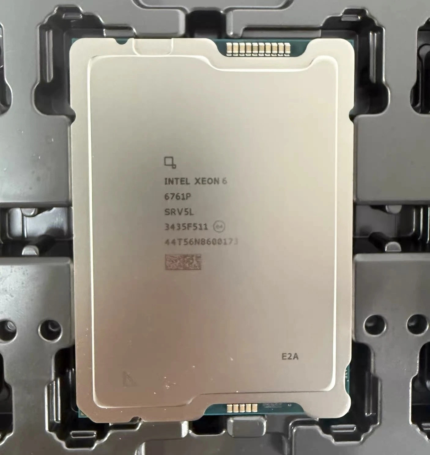 Intel Xeon 6 6761P QS CPU 64-Core 2.5-3.9GHz 350W DDR5-6400 LGA4710 1S Processor
