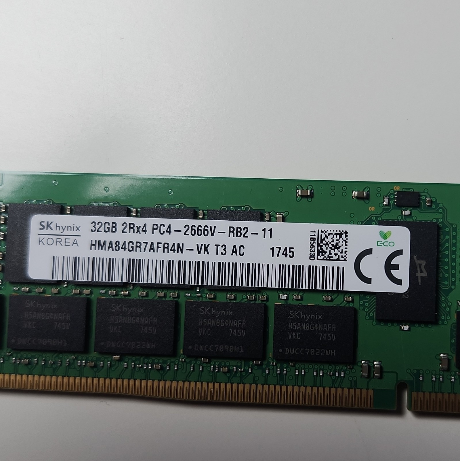 SK hynix 32GB DDR4 RDIMM PC4-2666V 288-Pin ECC Registered HMA84GR7AFR4N-VK