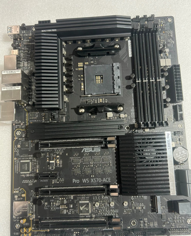 Used ASUS Pro WS X570-ACE X570 ATX Workboard AM4 Dual Intel Realtek Gigabit
