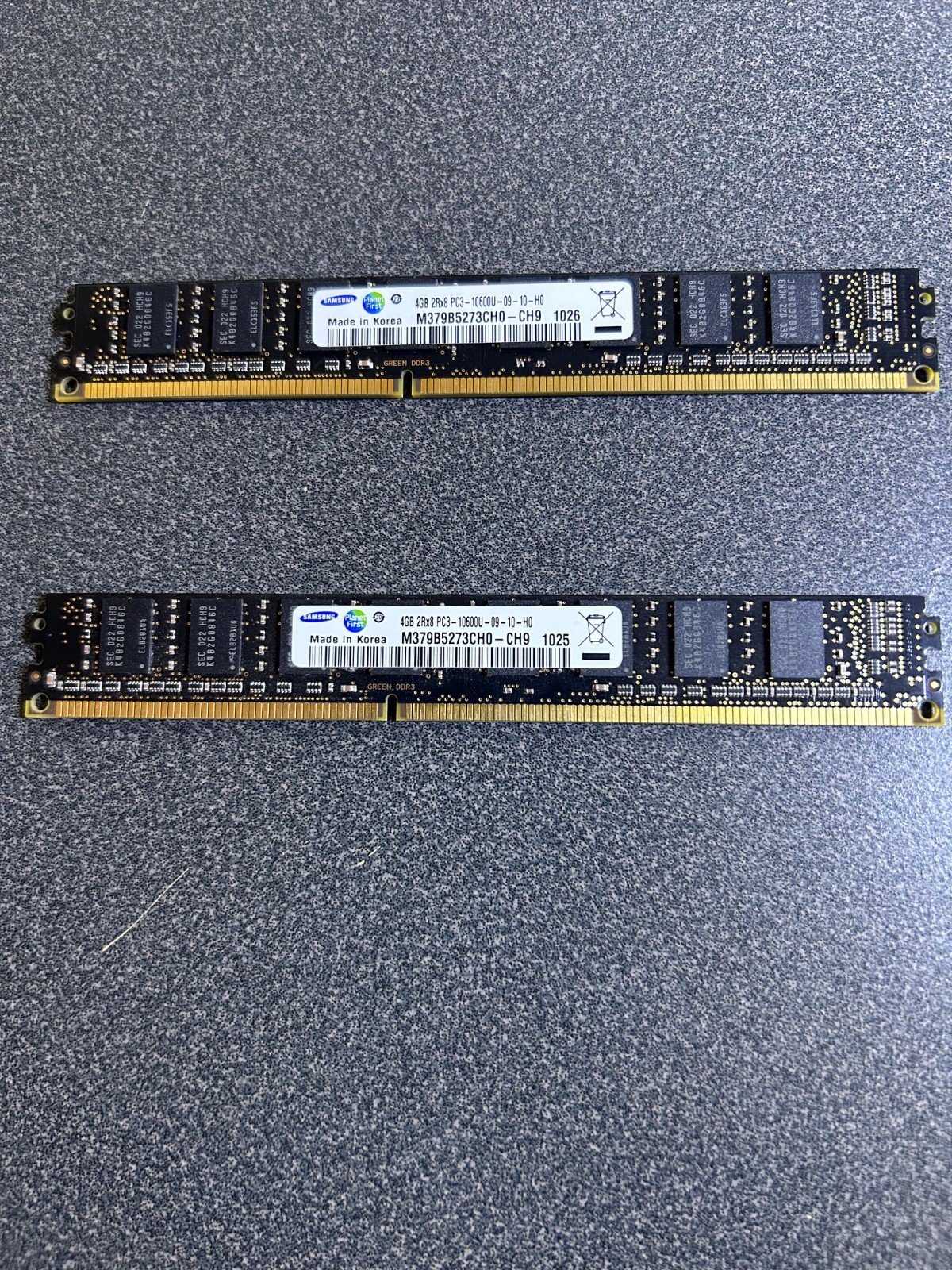 Samsung PC3-10600U 4 GB DIMM 1333 MHz DDR3 Model M379B5273CH0-CH9