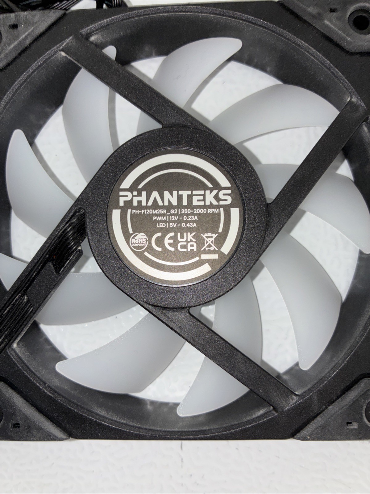 Phanteks M25 120mm PWM D-RGB Case Fan, Black, 4-Pack With Fan Hub