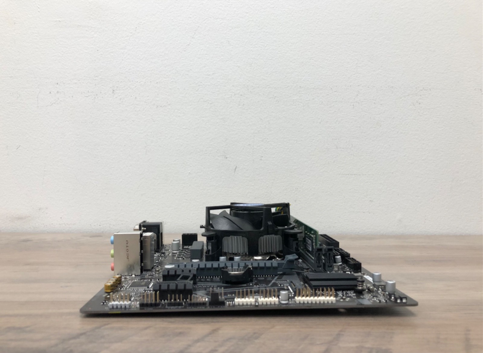Gigabyte H510M S2H GSM Motherboard Bundle with Intel Core i3-10100 CPU & DDR4