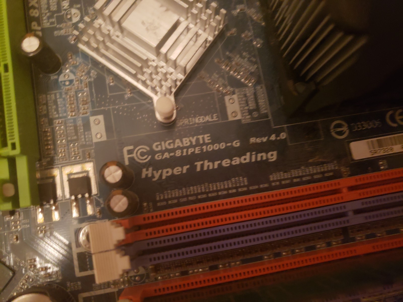 Rare Overclocking Gigabyte GA-8IPE1000-G v4 w/ Intel P4HT 2.8ghz, Cooler & 256MB