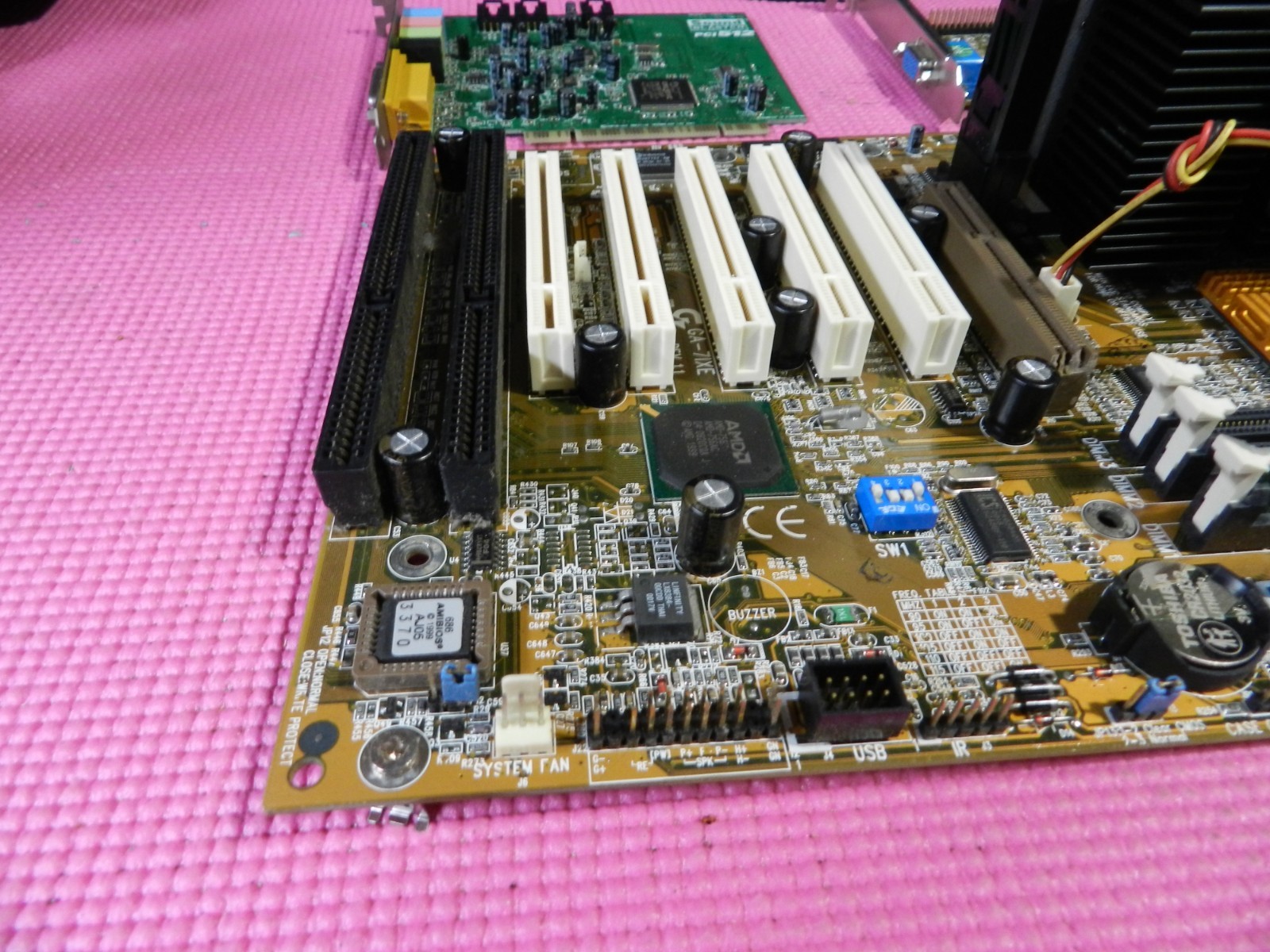 Gigabyte GA-7IXE-Slot A-750MHZ Athlon-256gb Ram-TNT2 Vanta AGP-SB 512 PCI Combo