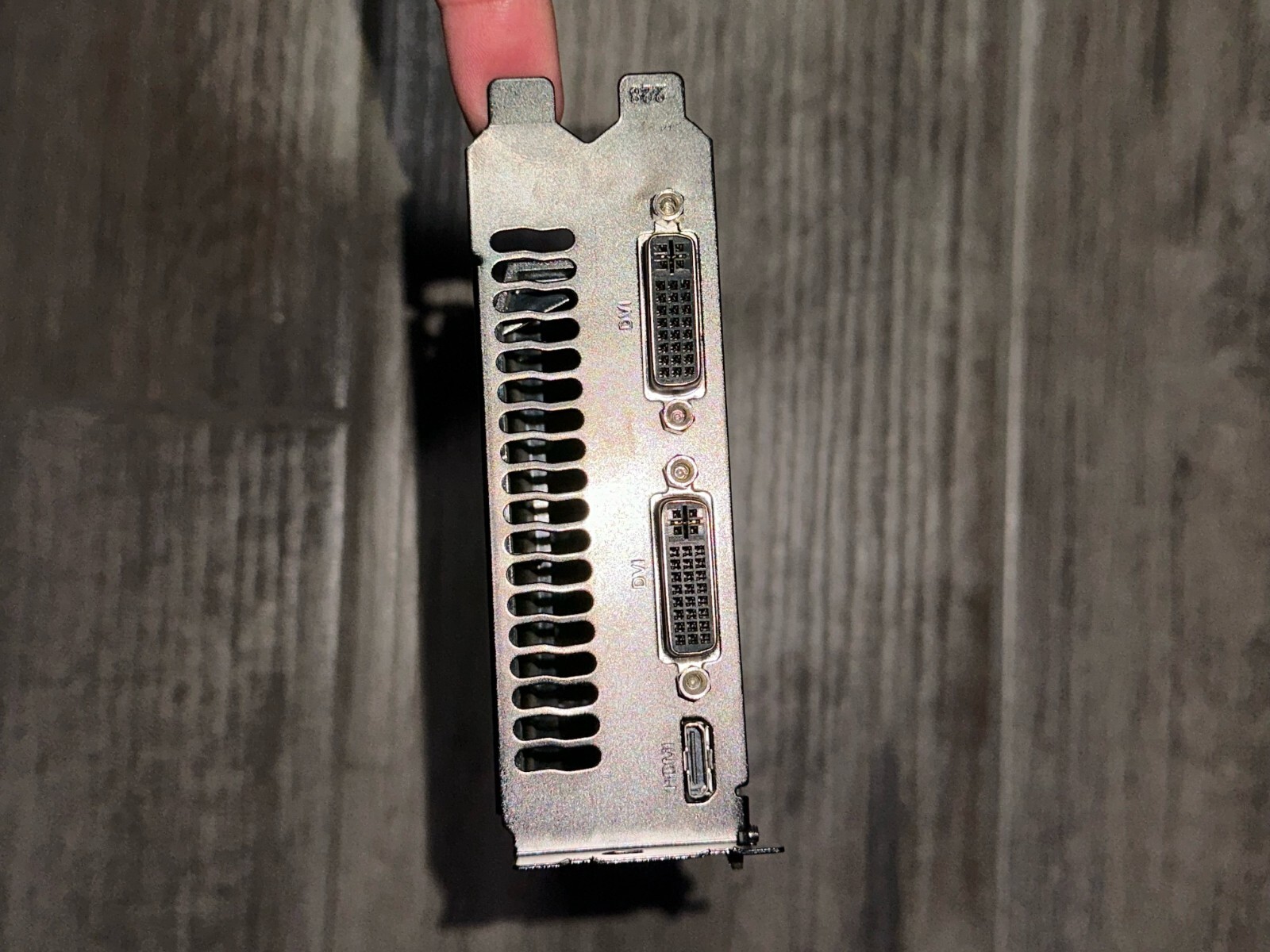 EVGA NVIDIA GeForce GTX 550 Ti (01G-P3-1556-KR) 1GB GDDR5 SDRAM PCI Express x16