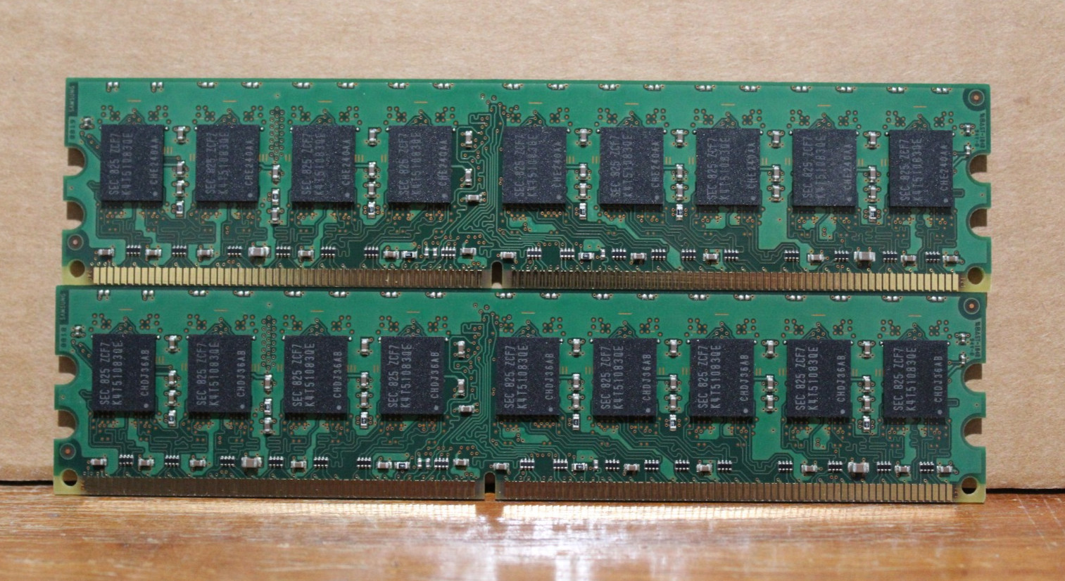 Lot of 2 SAMSUNG M391T2953EZ3-CF7 1GB 2RX8 PC2 6400E CL6 240-Pin Dual Rank DIMM