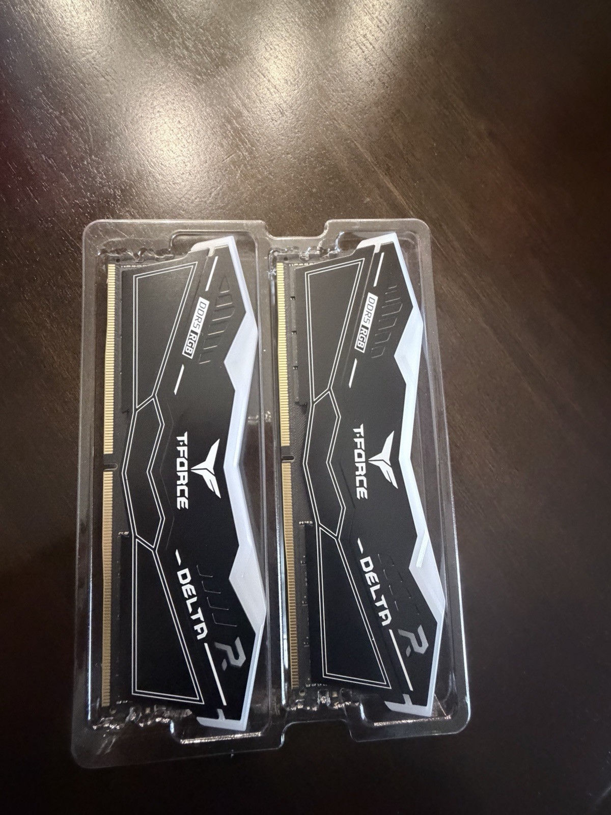 TEAMGROUP T-FORCE Delta RGB DDR5 DIMM 64GB (2x32GB) 6000MHz CL38