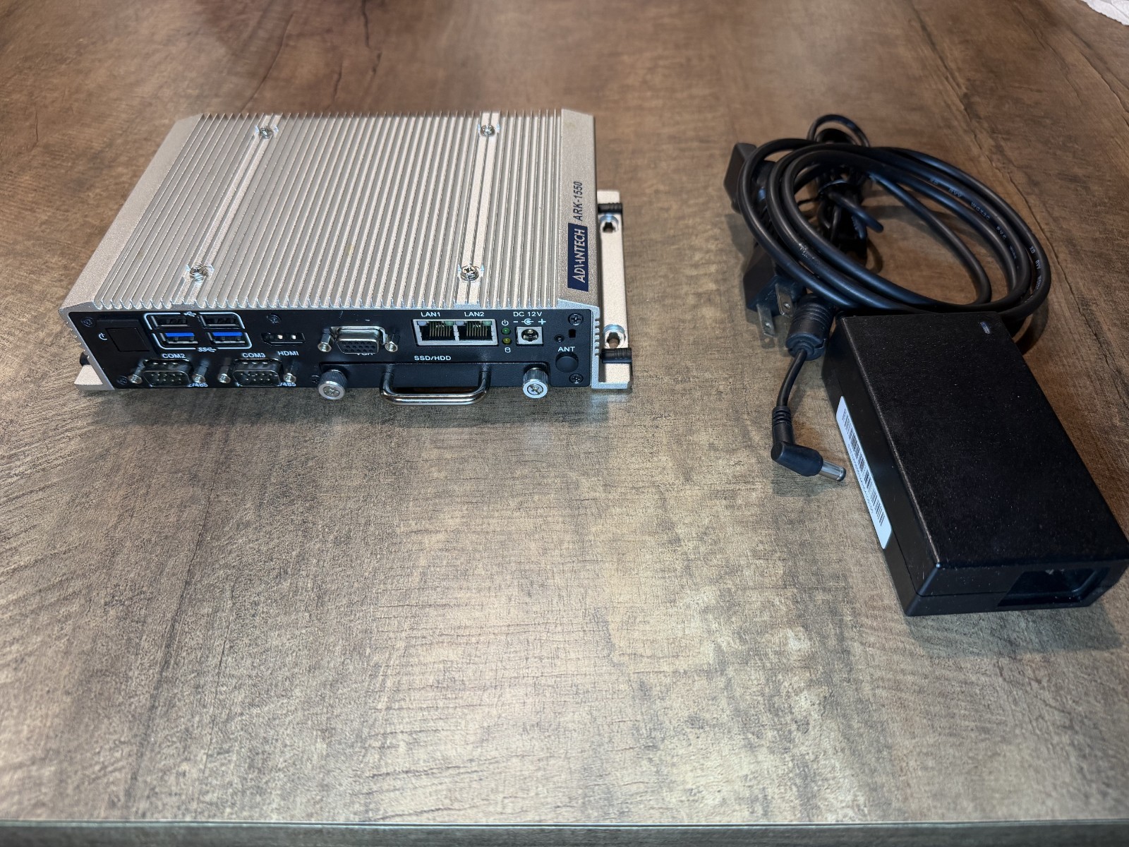 Advantech ARK-1550-S9A1E i5-4300U 512GB WiFi Industrial Fanless Windows Embedded