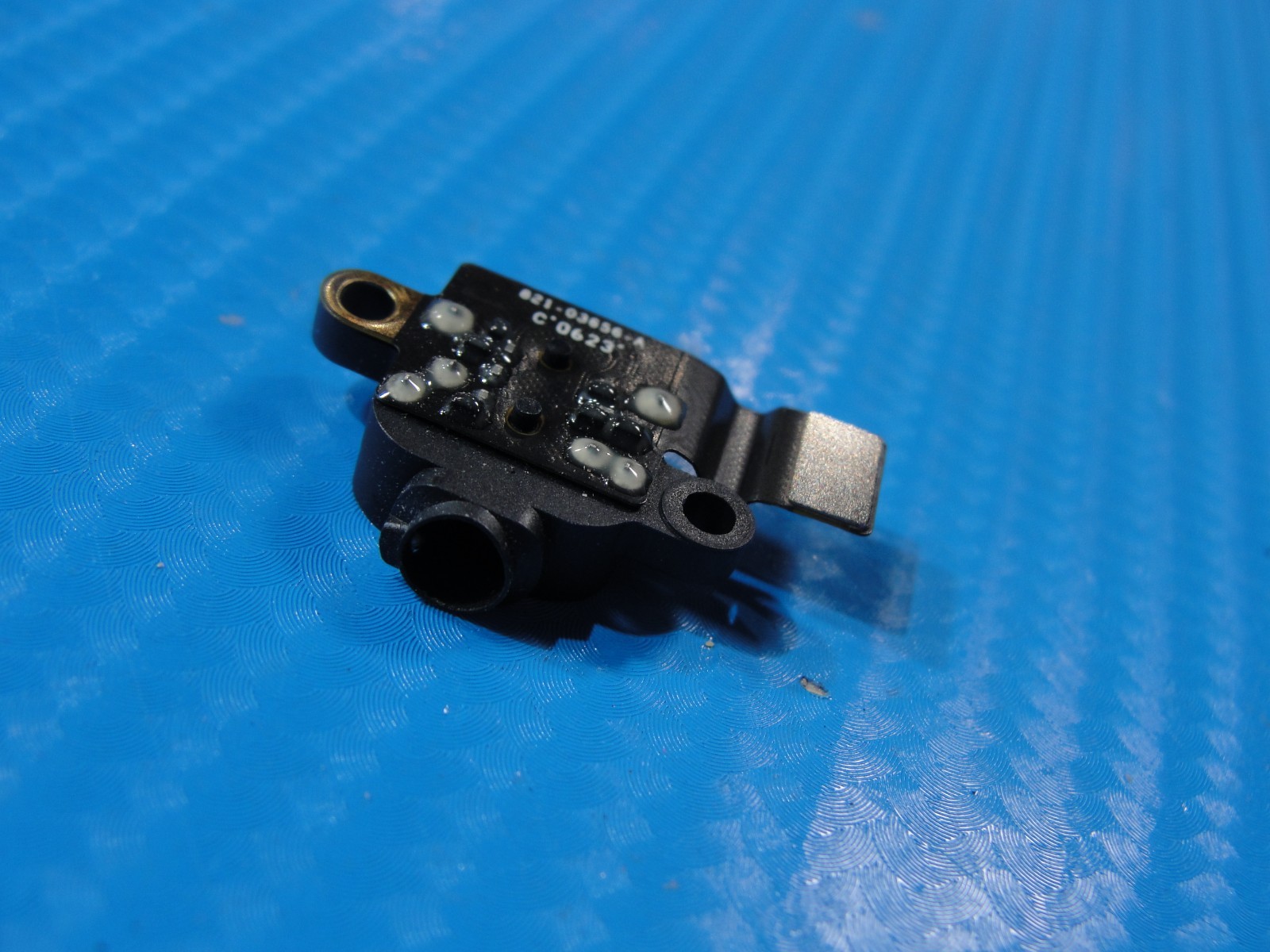 MacBook Air 13” A2681 Mid 2022 MLY33LL/A Audio Board w/Cable 821-03656-A