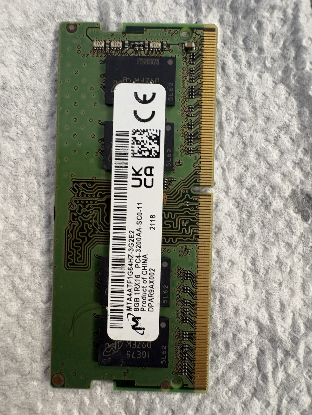Micron 8GB DDR4 SO-DIMM PC4-3200AA 260-Pin Non-ECC RAM MTA4ATF1G64HZ
