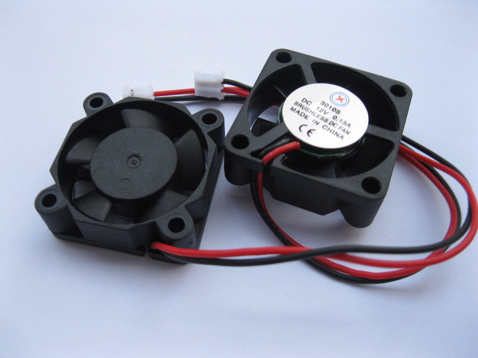 2 pcs Brushless DC Cooling 5 Blade Fan 3010S 12V 30x30x10mm Sleeve Bearing 2pin