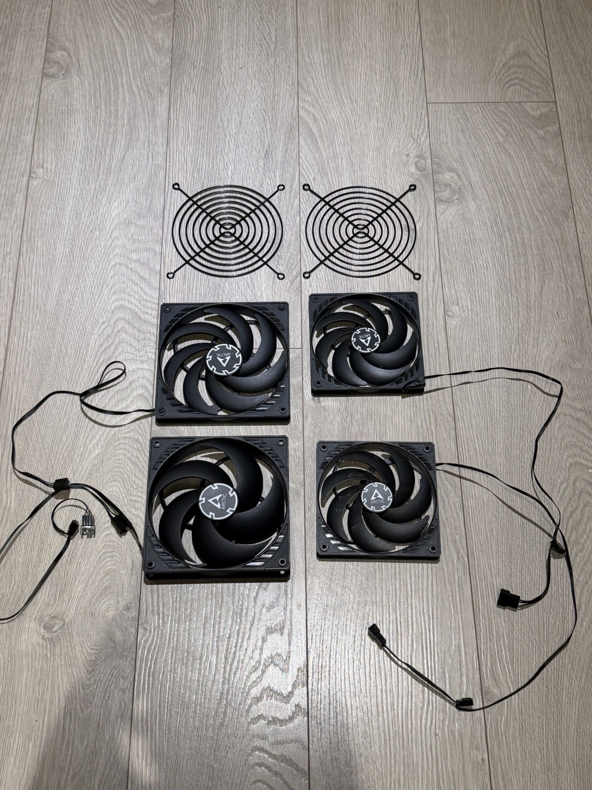 LOT: ARCTIC P14 & P14 Slim Case Fan 140mm & P12 Slim 120mm With 140mm Fan Grill