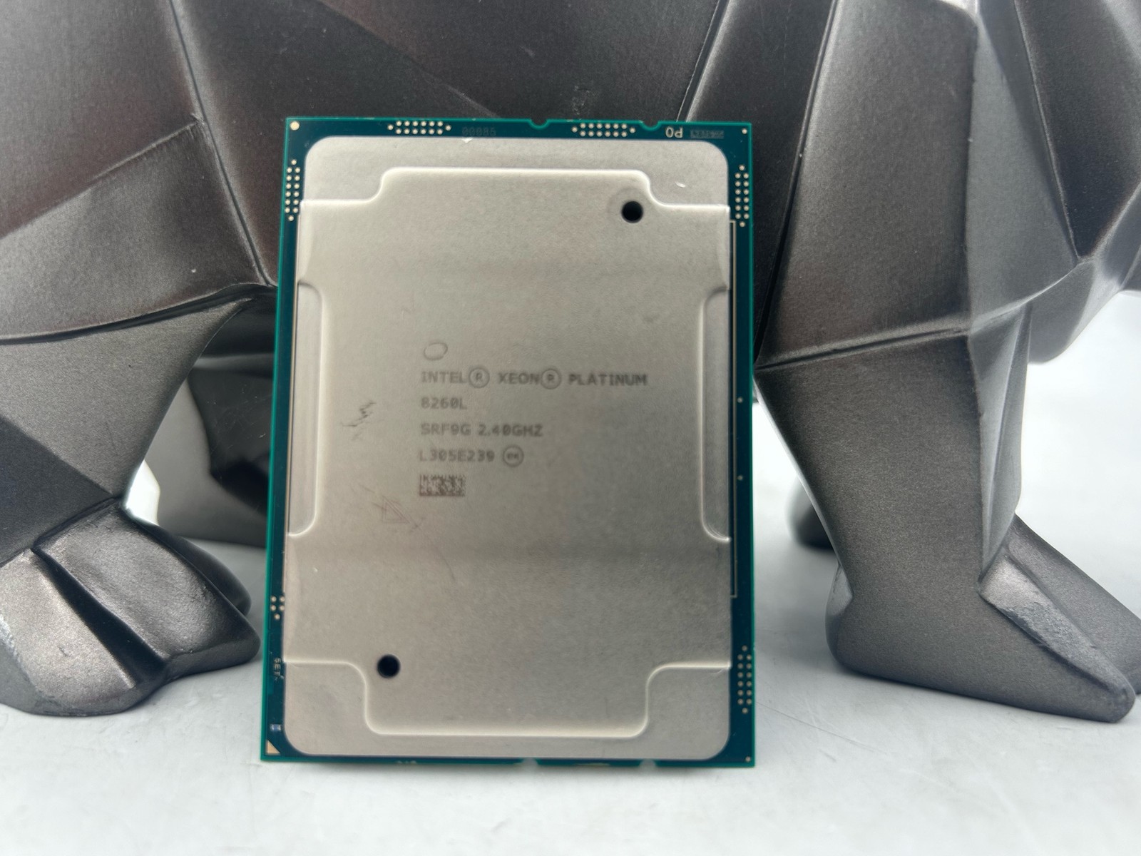 Intel SRF9G Xeon Platinum 8260L 35.75M Cache 2.40 GHz Processor