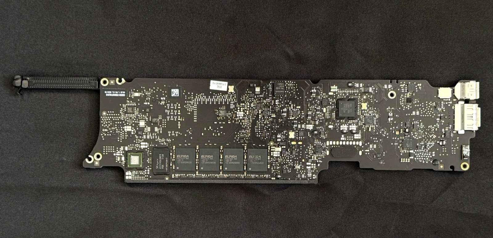 MacBook Air 11 inch A1465 2013 i7 1.7GHz 8GB Logic Board 661-7472 820-3435-A OEM