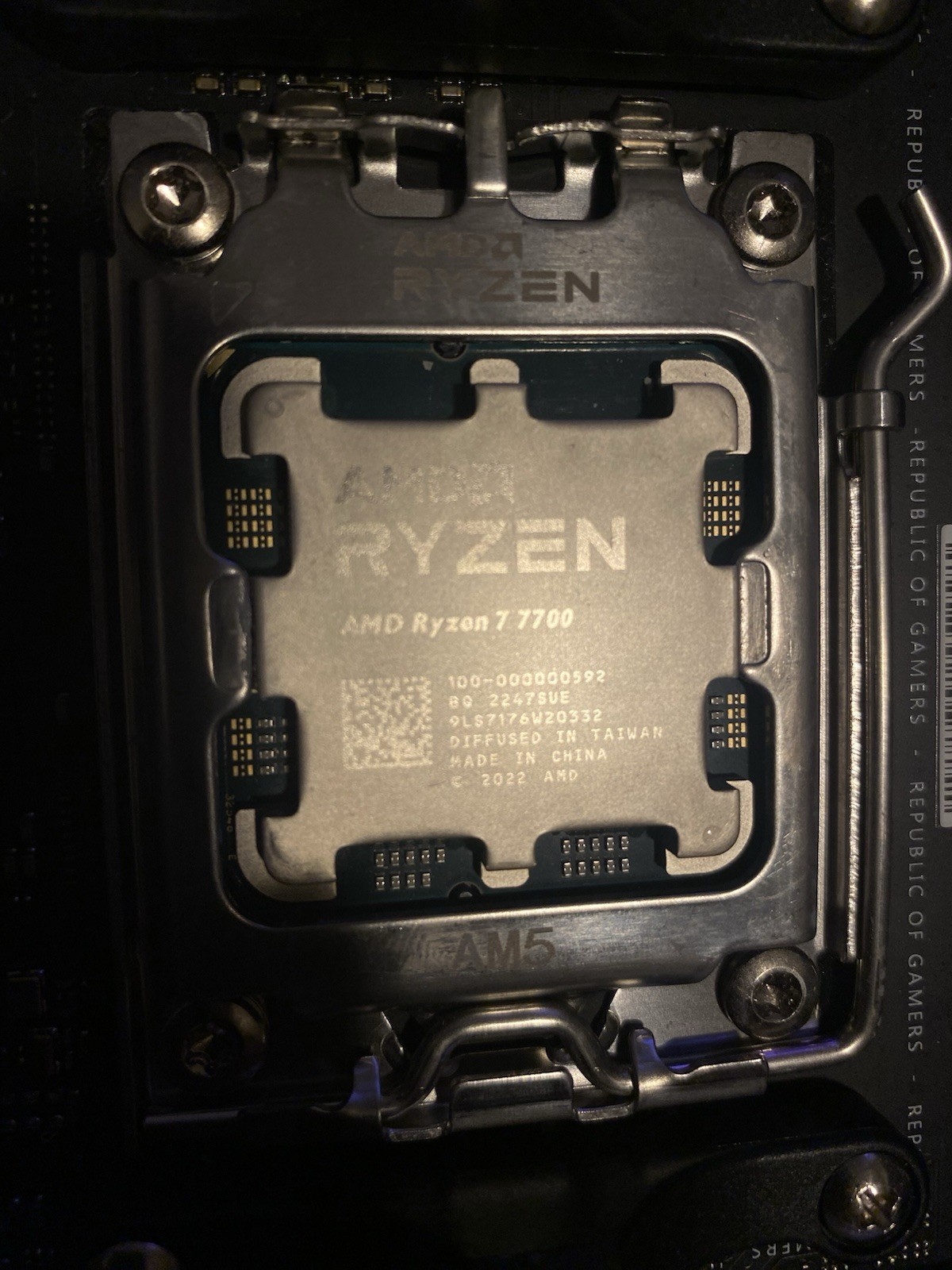 AMD Ryzen 7 7700, ASUS ROG Strix X670 E- A Gaming WiFi, 32gb Ddr5 6000mt/s Cl30