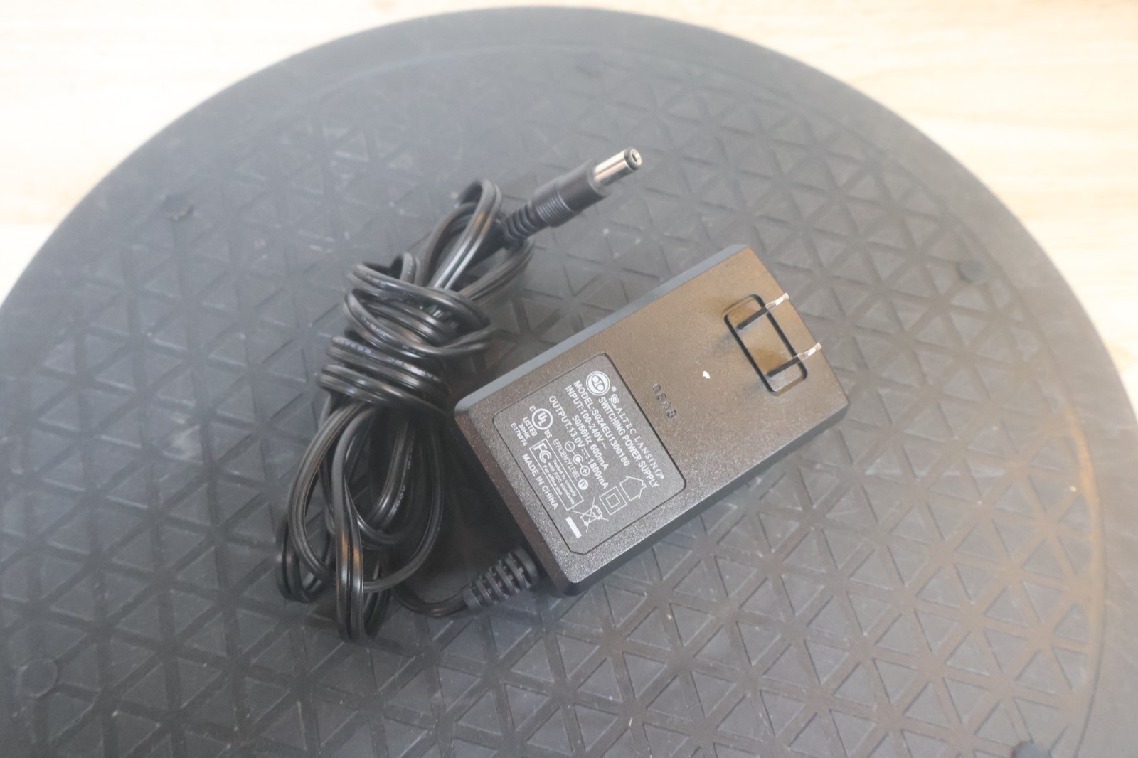Nice ALTEC LANSING SWITCHING POWER SUPPLY MODEL: S024EU1300180 OUTPUT: 13.0V