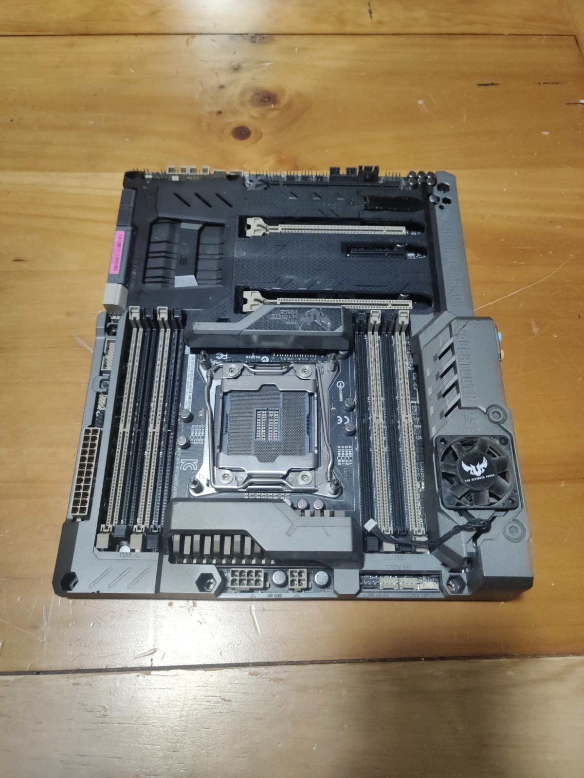 ASUS Sabertooth X99 (Used) Tested