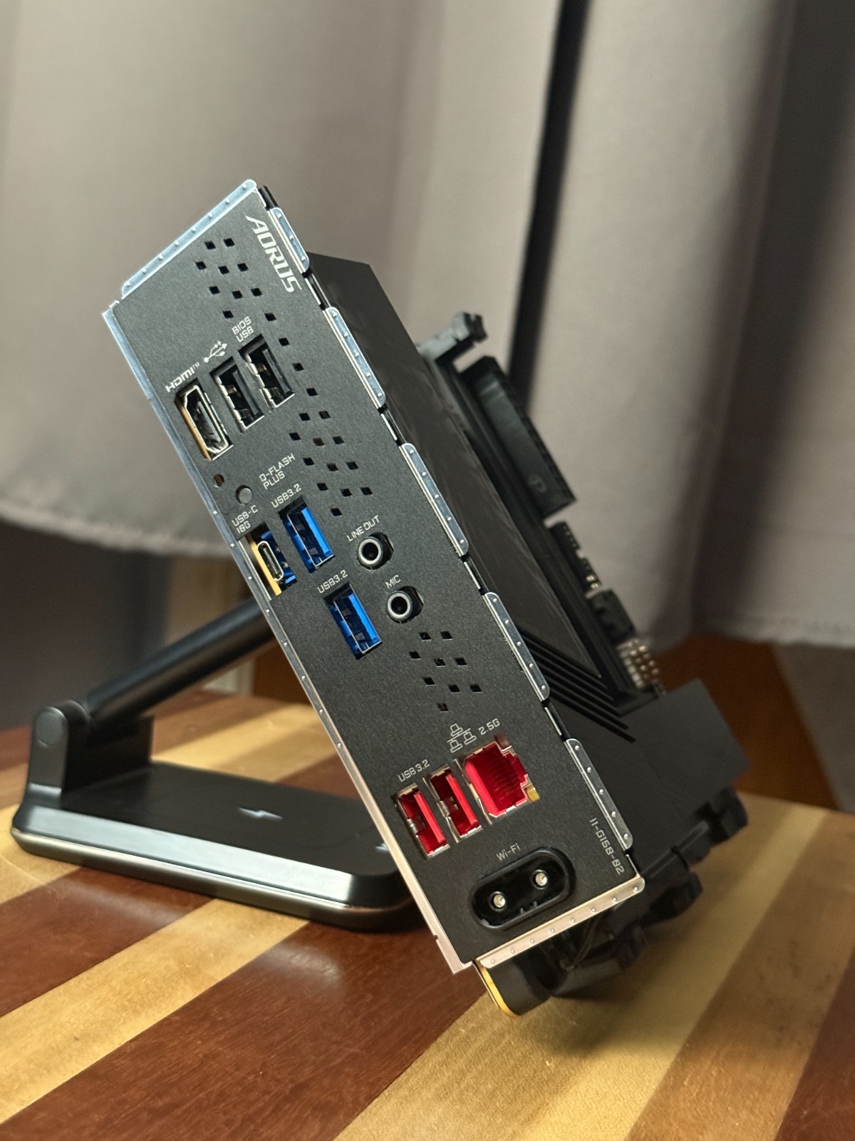 GIGABYTE B850I AORUS PRO Mini-ITX AM5 DDR5 PCIe 5.0 Wi-Fi 7 Gaming Motherboard