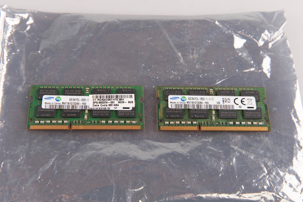 Samsung 16GB Kit (2x8GB) DDR3 1600MHz PC3-12800 Laptop RAM SO-DIMM M471B1G73DB0