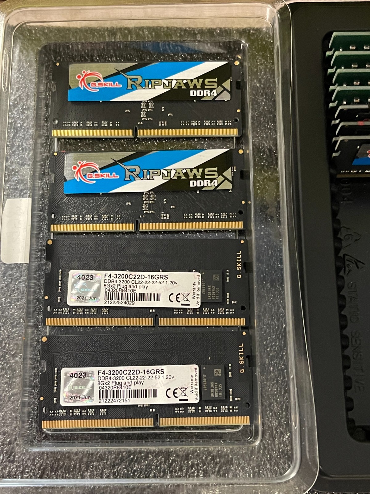 G.Skill RipJaws 16GB (2x8GB) RAM DDR4 3200MHz F4-3200C22D-16GRS