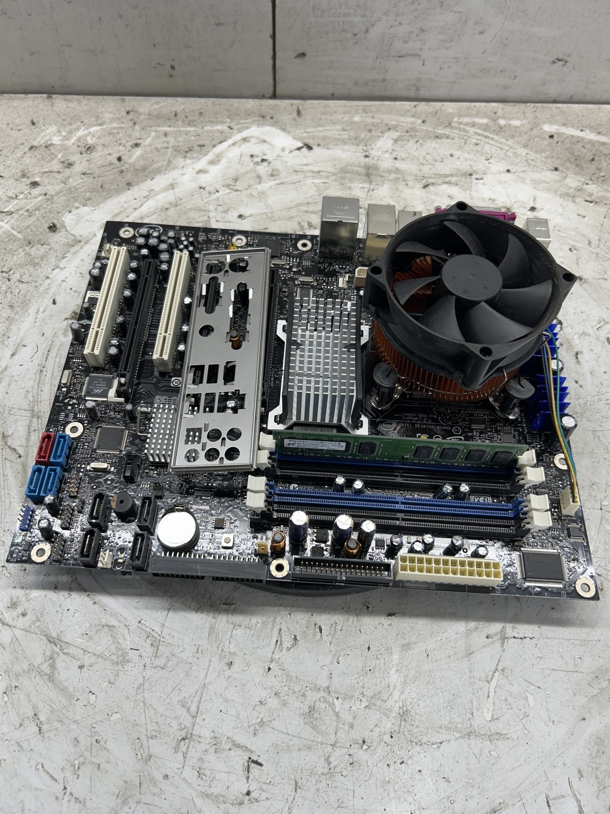 Intel Desktop Board D3025 Intel Core 2 Quad Q6600 2.40GHz 2GB NO HDD