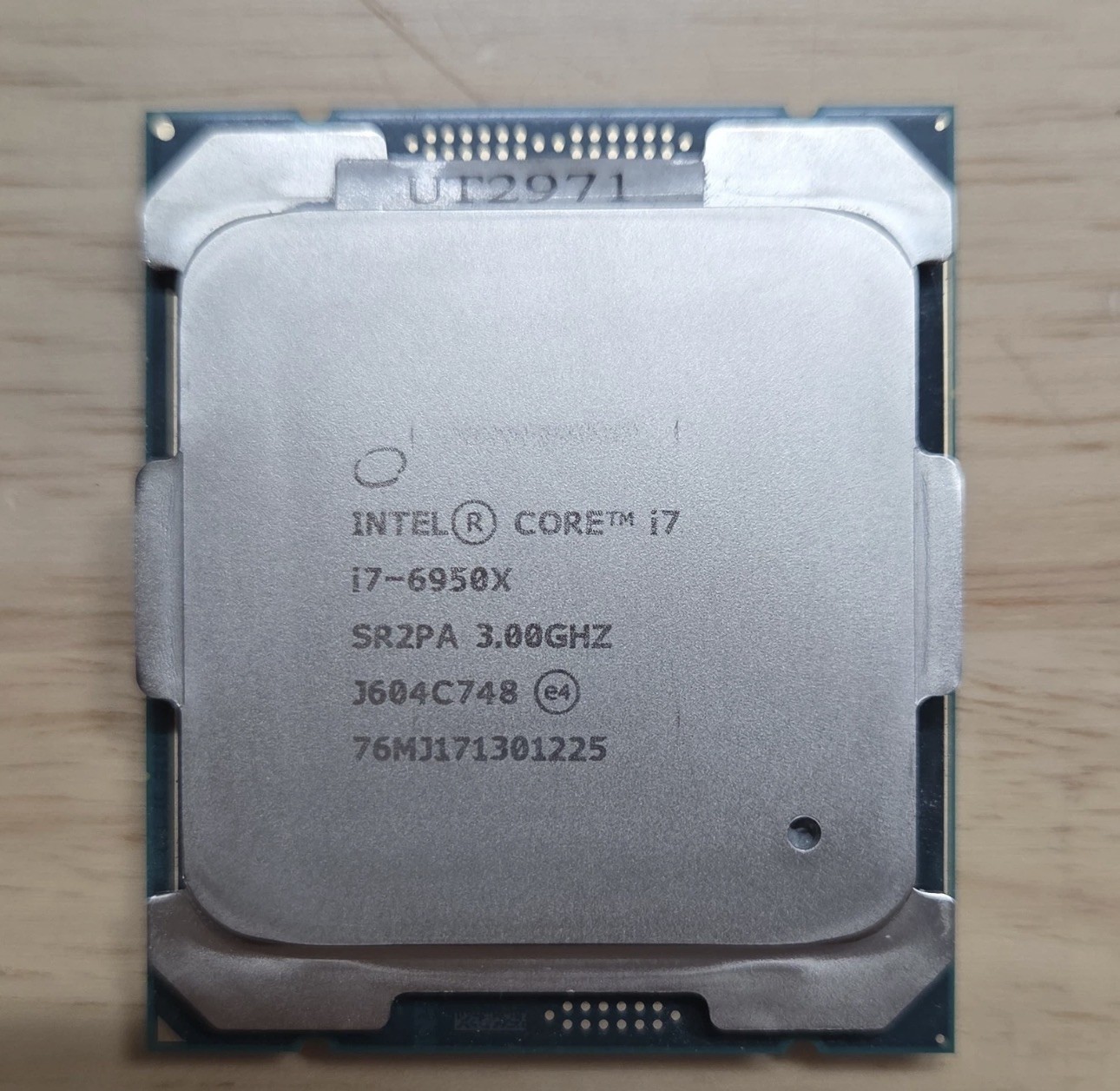 Intel Core i7 X-Series i7-6950X 3.00GHz SR2PA Processor