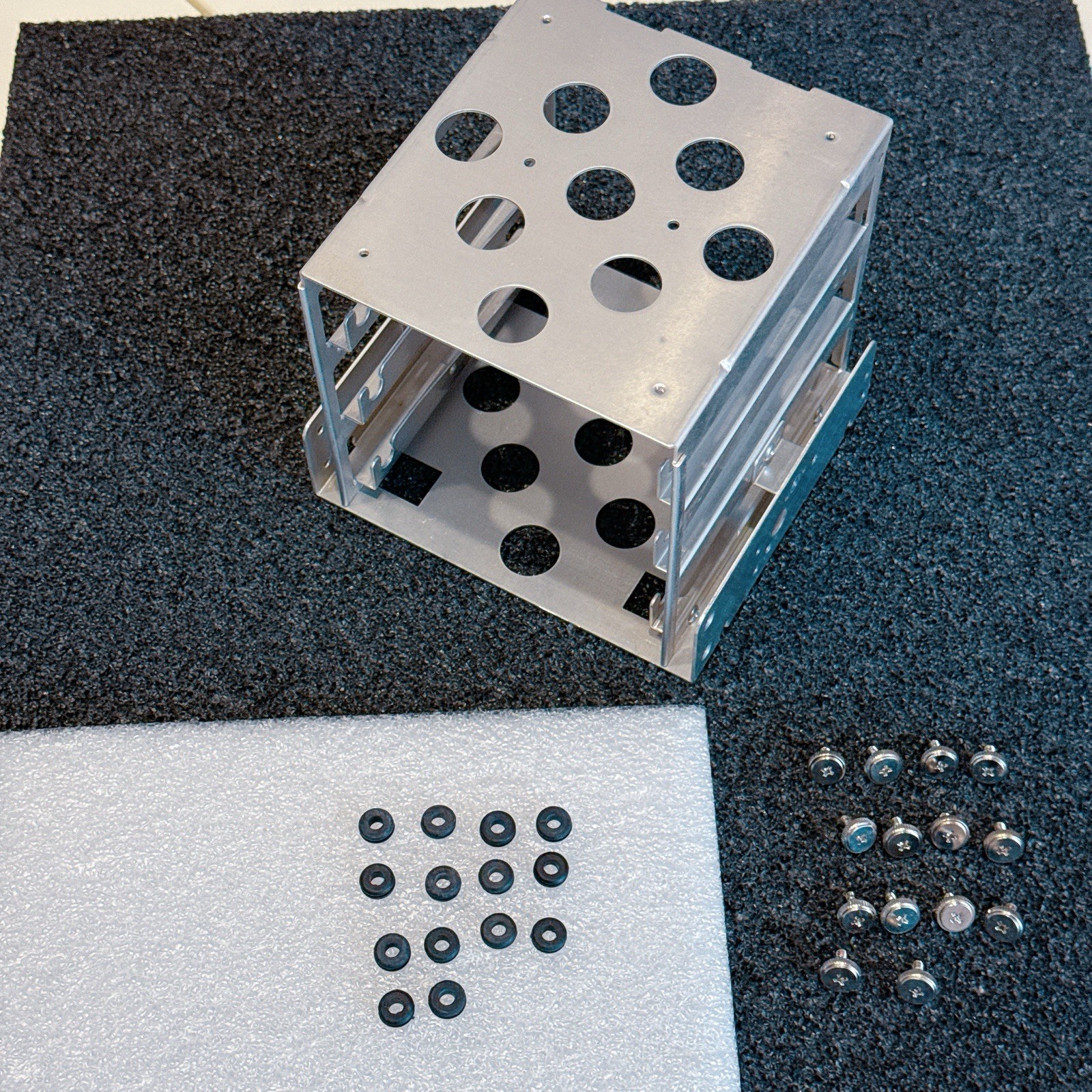 LIAN LI EX-33N HDD Mount Kit – HDD Extension Cage 5.25 Bay x 3