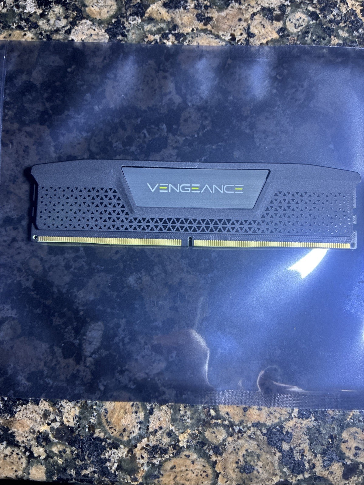 Corsair Vengeance Single Stick 16GB DDR5 5200 UDIMM CMK32GX5M2B5200C40