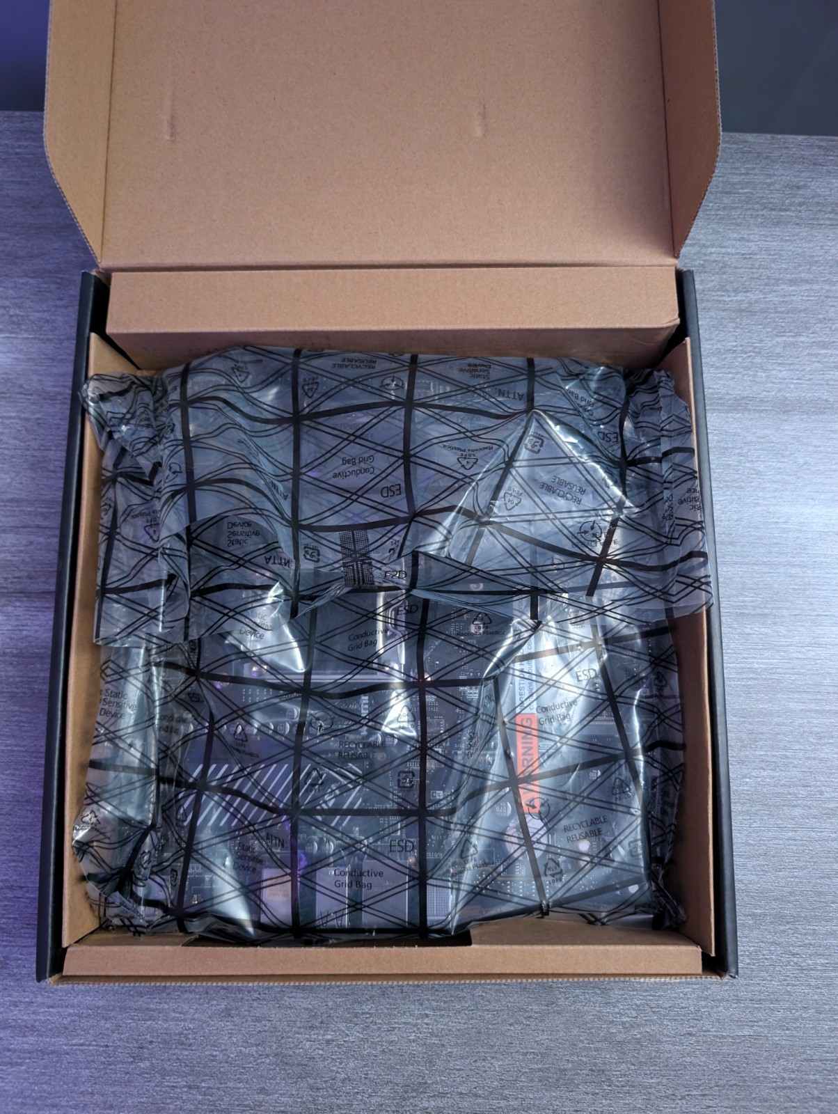 MINT CONDITION MSI PRO B650M-P MOTHERBOARD, MICRO-ATX, AM5, D5, 2.5G LAN, BLACK