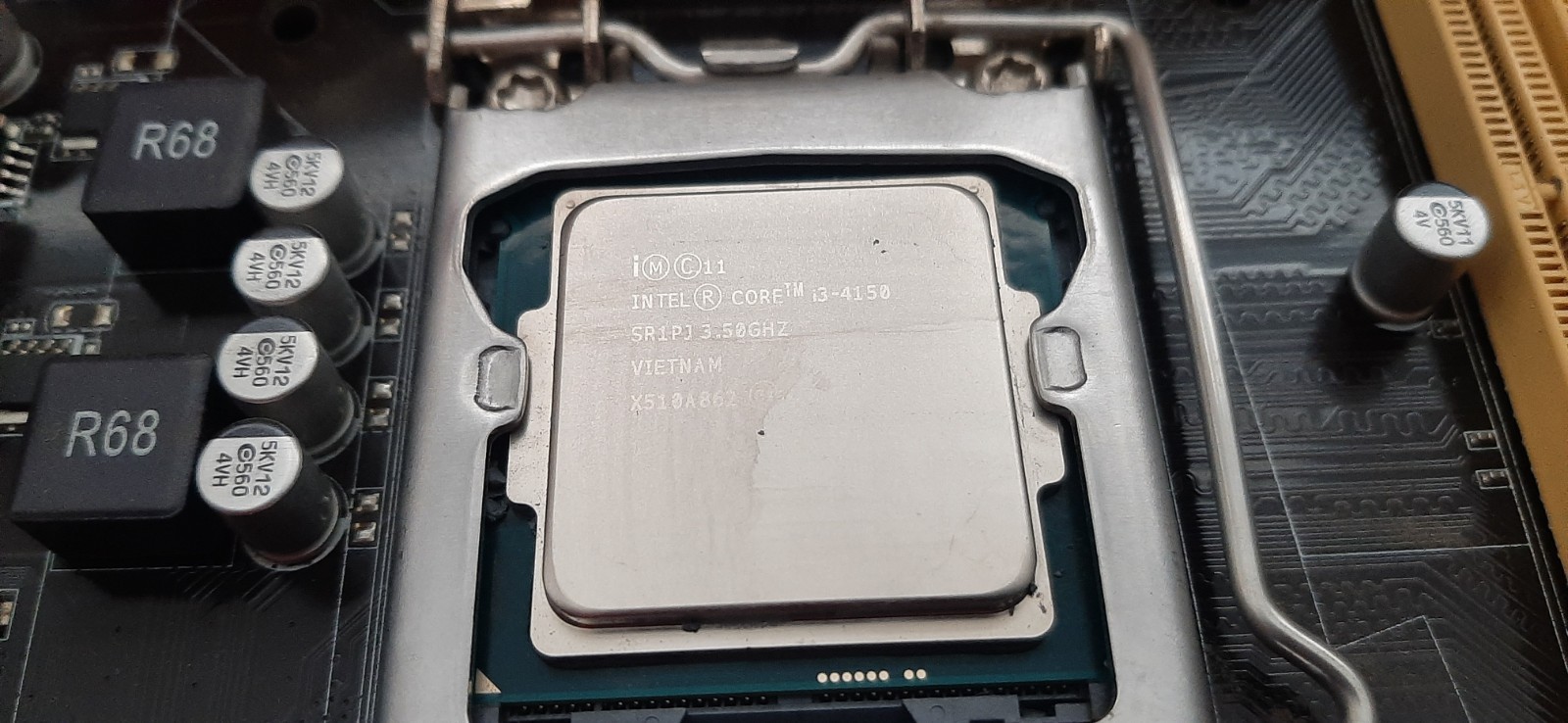 ASUS H81M-C LGA 1150/Socket H3, Intel Motherboard w/ CPU & RAM