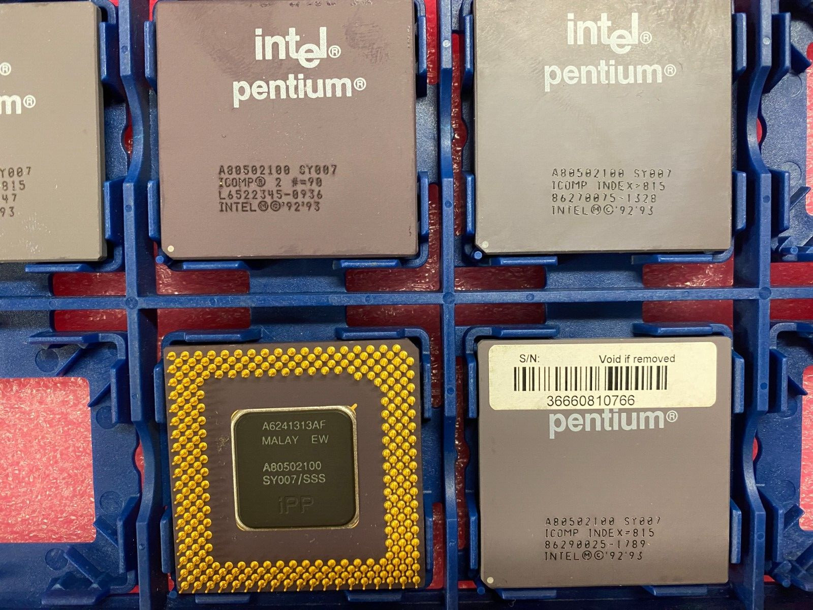 Vintage Intel Pentium 100 Ceramic Gold Pin CPU Socket 7 A80502100 SY007 SX963