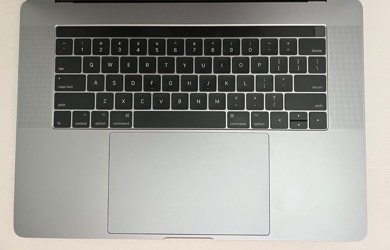 Logic Board-for MacBook Pro 15-inch 2016 2.9 GHz i7 16GB RAM A1707 EMC 3072