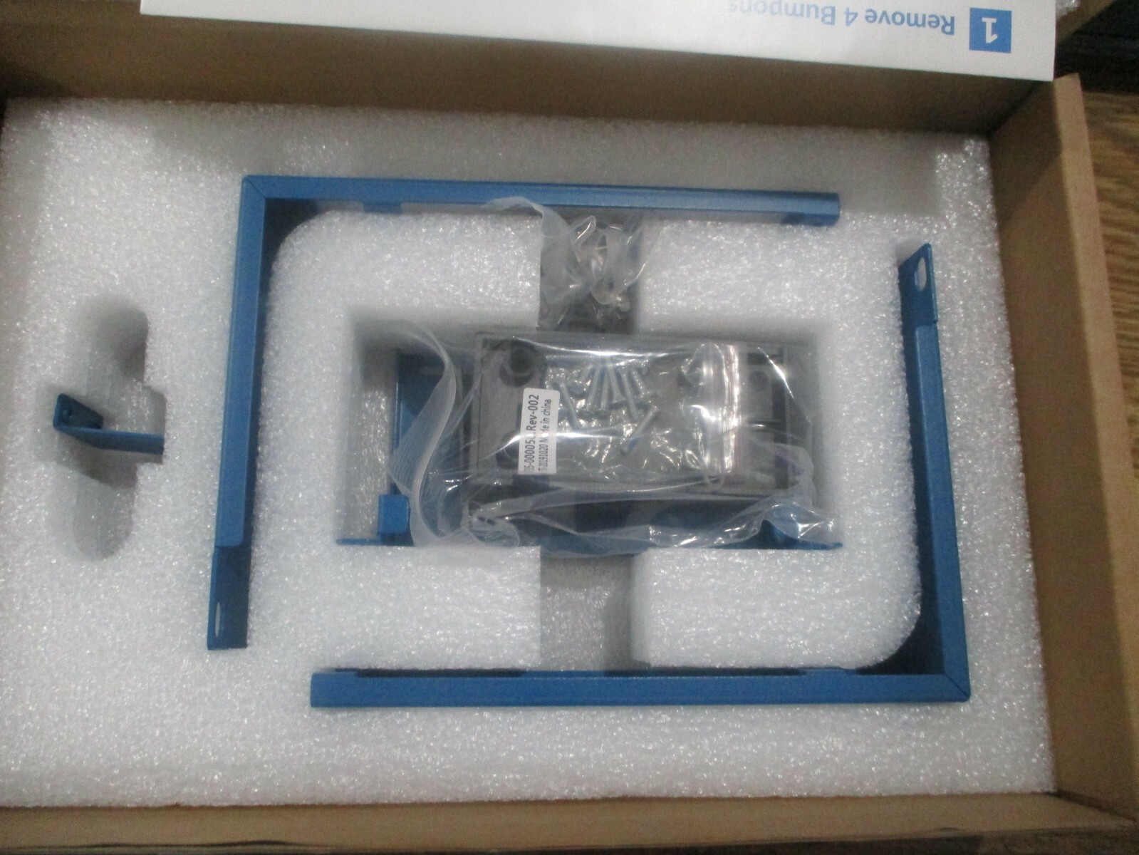 PaloAlto Networks SKU: PAN-PS-220-RACK-SINGLE Rackmount Kit. Unused Old Stock