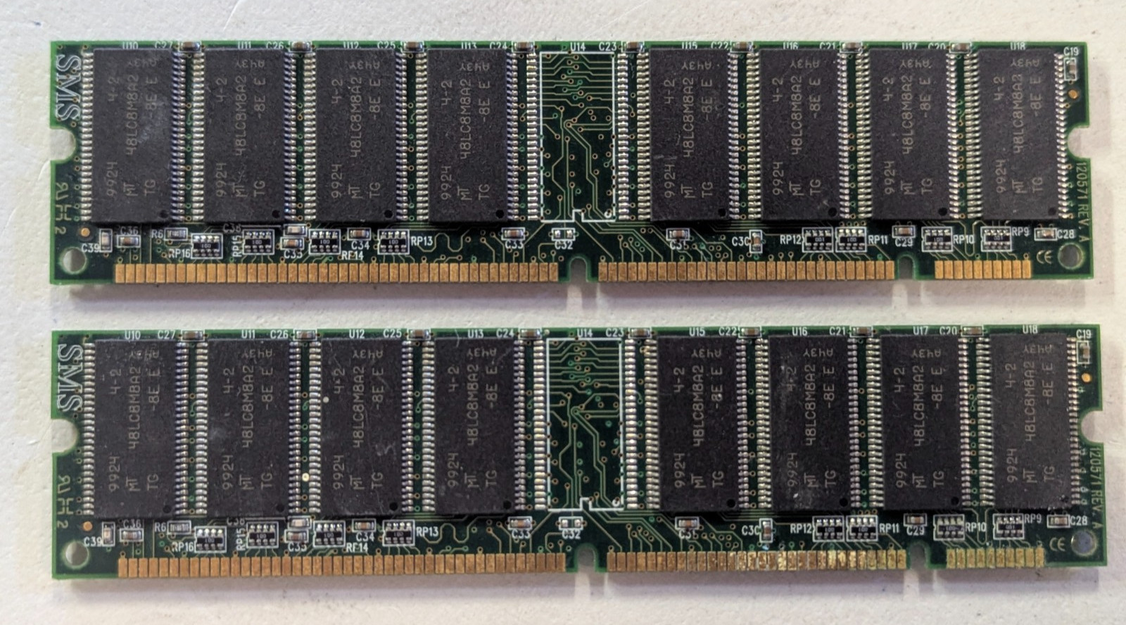 Lot 2 Micron MT48LC8M8A2-8E 2x128MB PC100 SDRAM 168-Pin DIMM Non-ECC