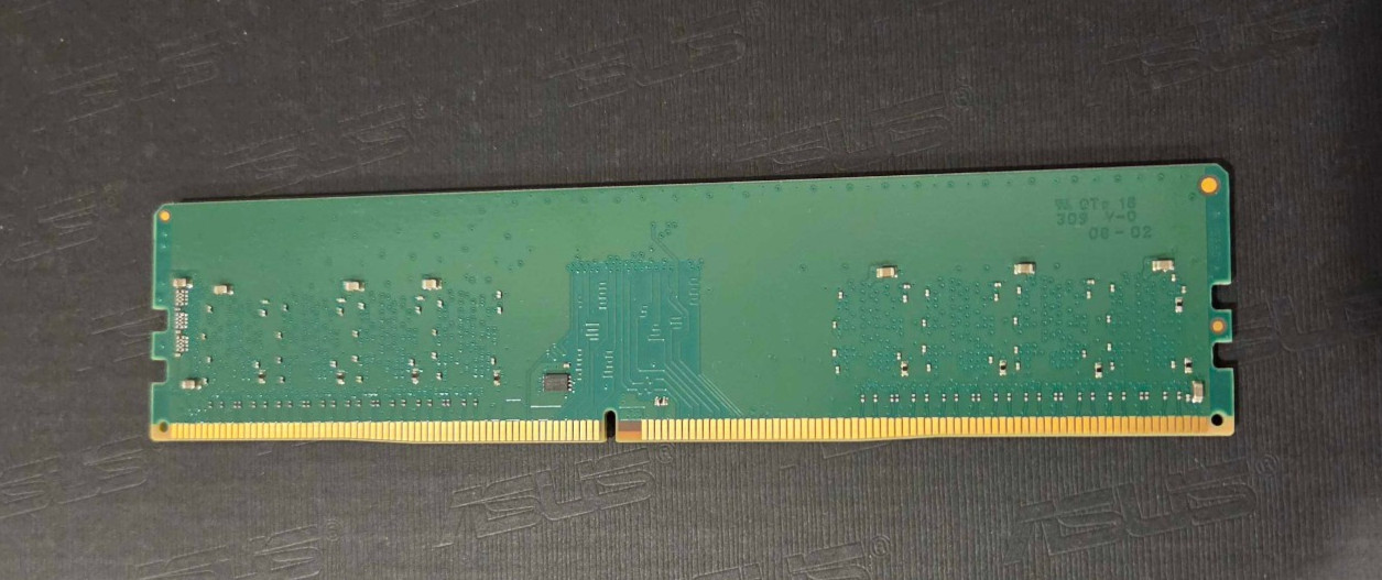 Crucial 16GB DDR4 3200 MHz CL22 RAM Module (CT16G4DFRA32A.C8FE)