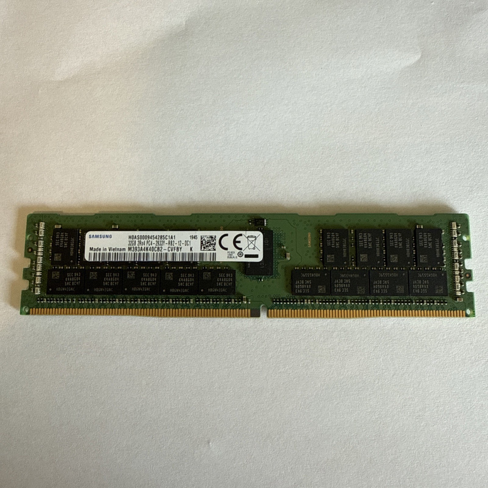 Samsung M393A4K40CB2-CVFBY 32GB 2Rx4 DDR4-2933 ECC Reg Server Memory (RAM)
