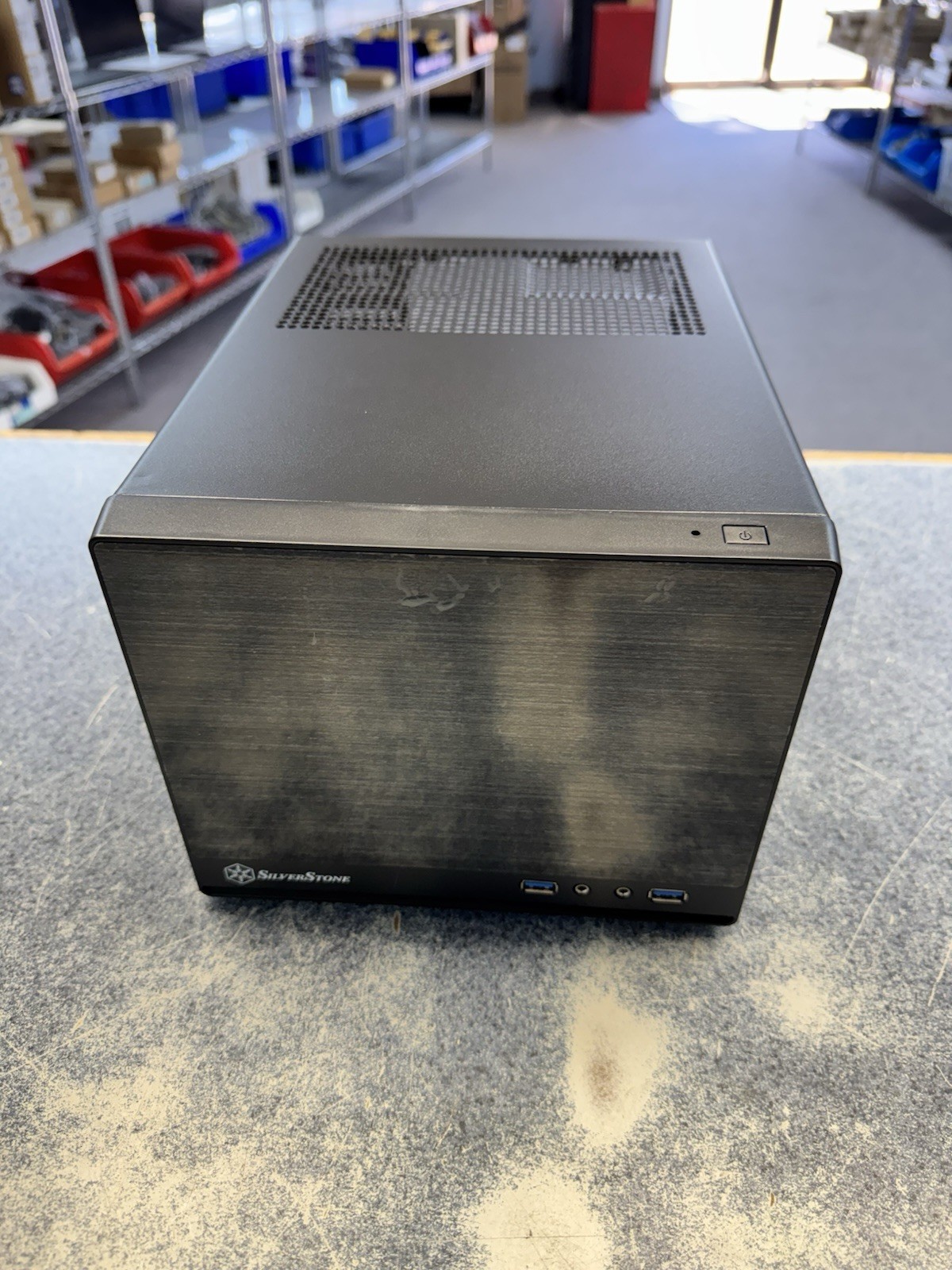 Ultra Compact Mini ITX Case with Mesh Front Panel – Black SST-SG13B-Q