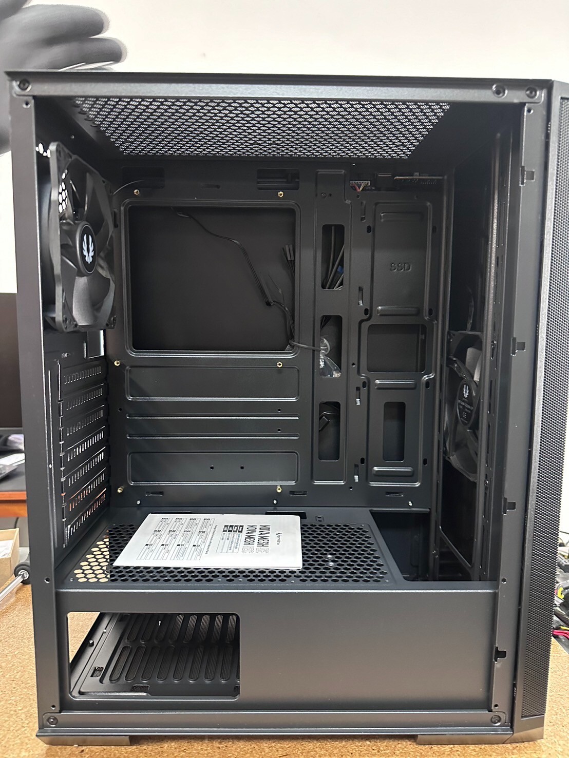 [DENT][BLACK][BFC-NSE-300-KKGSK-RP] BitFenix Nova Mesh SE TG Midi Tower
