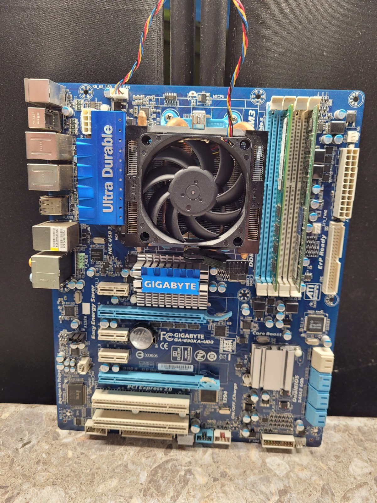 *COMBO GIGABYTE GA-890XA-UD3 AMD Phenom II X6 1055T, 16GB RAM Cooler Retro Gamer