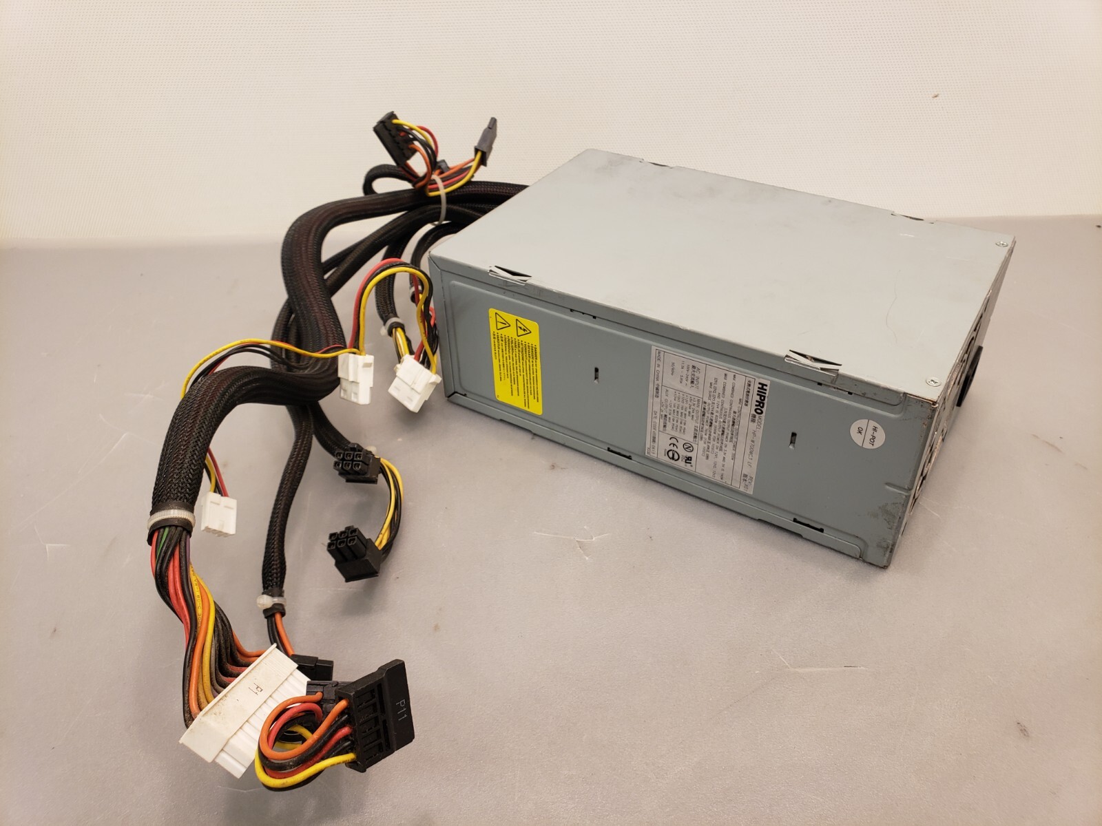 Hipro HP-W700WC3 LF X01 700W Power Supply Unit Fujitsu Celsius PSU *Tested