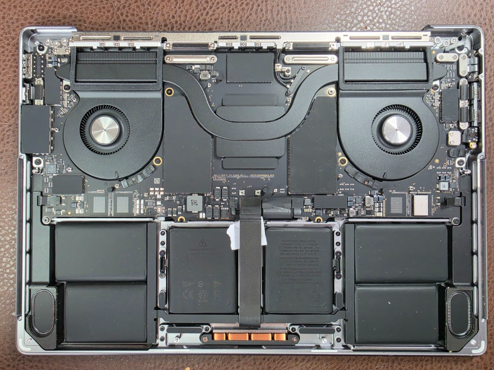 MacBook Pro A2779 M2 Pro Top Case Grey – LOCKED – EN-ES Keyboard – AS-IS