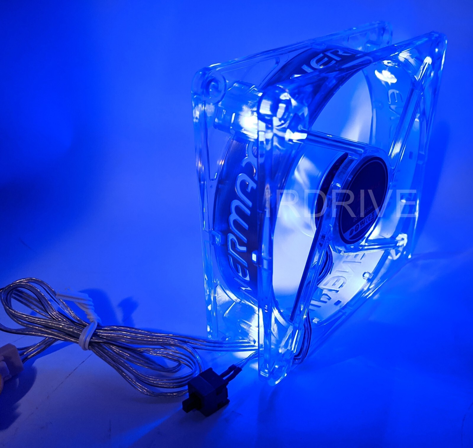 Enermax 90mm BLUE LED ON/OFF Switch 12V 3pin PC Case Cooling Fan XUCEV9N